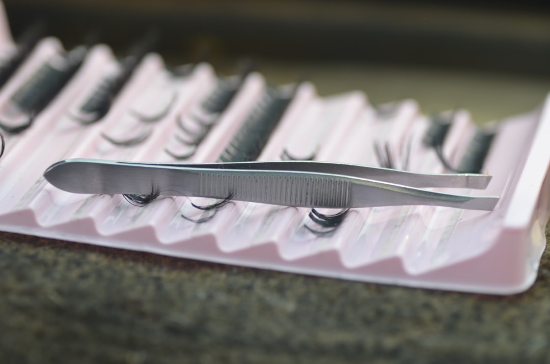design eyelash box online